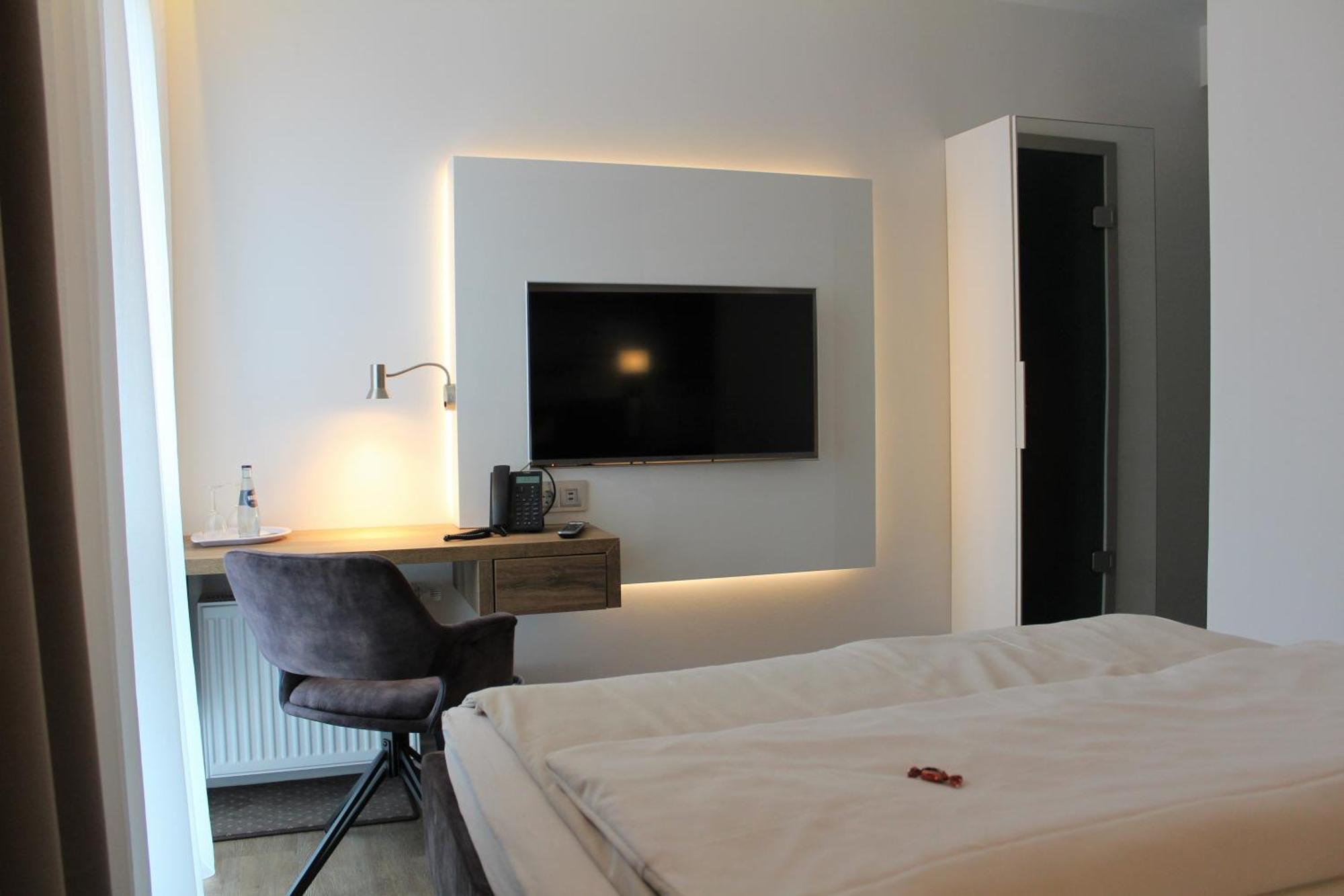 Hotel Ammerlaender Hof Westerstede Buitenkant foto